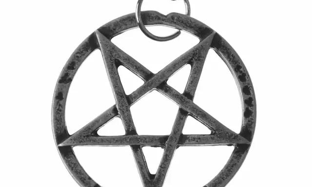 Pentagram naszyjnik znaczenie: odkryj jego głęboką symbolikę i moc